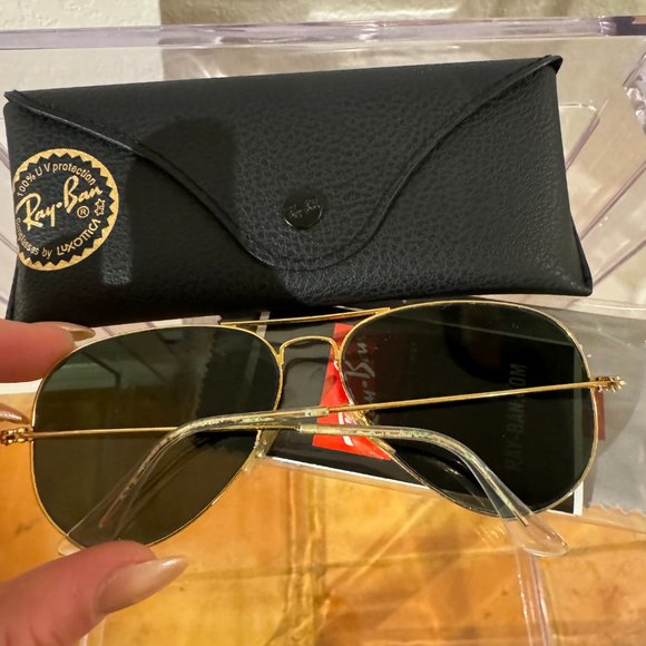 Gold Ray Ban Aviators with Case and Dust Cloth